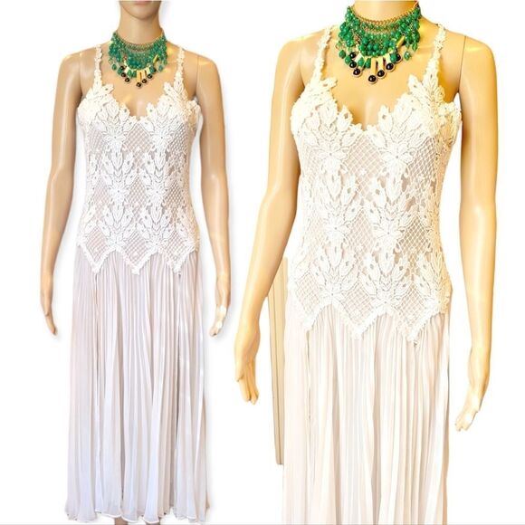 Vintage Flora Nikrooz ivory white nightgown dress. - Picture 2 of 16
